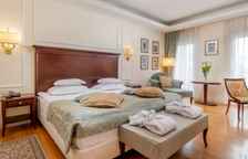 Трёхместный номер Deluxe с балконом