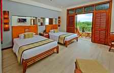 Двухместный номер Premiere Deluxe с видом на бассейн