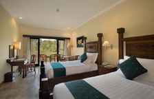 Двухместный номер Deluxe с видом на бассейн