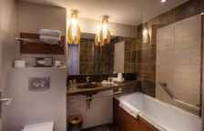 Одноместный номер Standard с балконом и с видом на сад