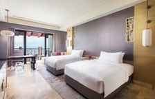 Четырёхместный номер Standard с балконом и с видом на океан