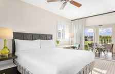 Вилла с 2 комнатами с балконом