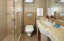 Двухместный номер Standard с частичным видом на море