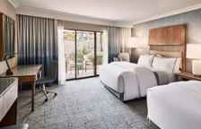 Четырёхместный номер Deluxe с видом на поле для гольфа