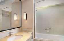 Двухместный номер Deluxe с балконом и с видом на сад