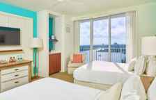 Четырёхместный номер Standard с красивым видом из окна