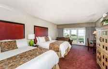 Четырёхместный номер Superior с балконом и с видом на залив