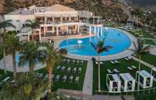 Вилла с видом на бассейн