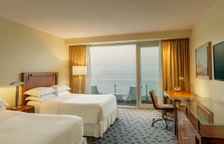 Четырёхместный номер Deluxe с балконом и oceanfront