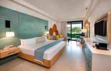 Двухместный полулюкс Resort с видом на бассейн