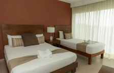 Трёхместный номер Standard с видом на закат