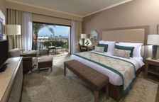 Номер семейный Deluxe с частичным видом на море