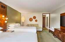 Четырёхместный номер с видом на горы и поле для гольфа