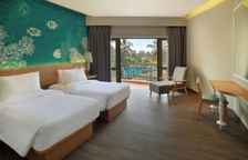 Двухместный номер Deluxe с видом на бассейн