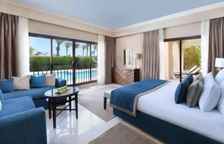 Двухместный полулюкс с видом на бассейн