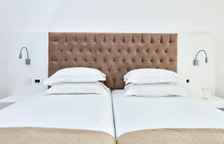 Двухместный номер Standard с балконом и с частичным видом на море