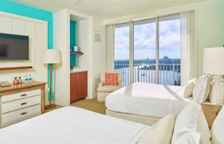 Четырёхместный номер Standard с видом на закат