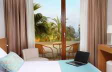 Двухместный номер Superior с частичным видом на море