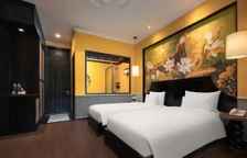 Номер Deluxe с балконом и с видом на бассейн