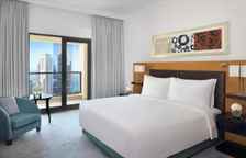 Двухместный номер Executive с балконом и с частичным видом на море