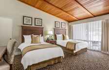 Двухместный номер Standard с видом на бассейн