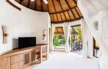 Вилла с видом на реку