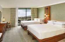 Двухместный номер с видом на горы и поле для гольфа