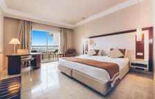 Двухместный номер Standard с частичным видом на море