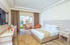 Двухместный номер Deluxe с видом на бассейн