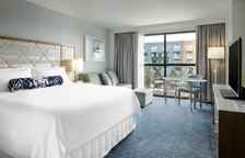 Двухместный номер Guest Deluxe с балконом и с видом на курорт