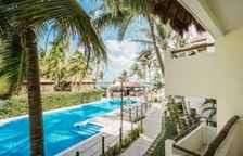 Двухместный номер Standard с видом на бассейн