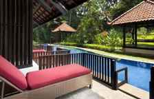 Двухместный номер Premium с балконом и с видом на залив