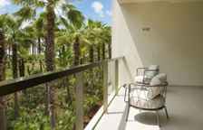 Люкс с 3 комнатами с балконом и с видом на бассейн