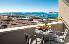 Одноместный номер Superior с балконом и с видом на море