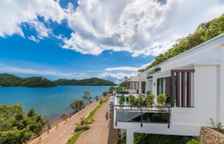 Четырёхместный номер Standard с видом на воду