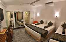 Трёхместный номер Superior с видом на бассейн