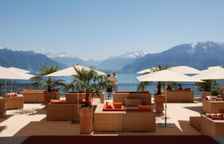 Люкс с балконом и с видом на озеро