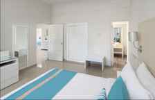 Полулюкс Sun Club с видом на бассейн