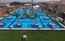 Вилла с 3 комнатами с видом на бассейн