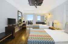 Одноместный номер Superior с частичным видом на море