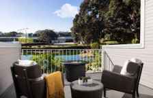 Четырёхместный номер Standard с красивым видом из окна