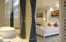 Люкс с видом на бассейн