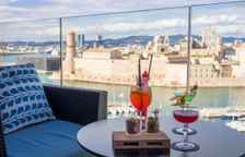 Двухместный номер Luxury с балконом и с видом на гавань