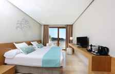 Двухместный номер Superior с частичным видом на море