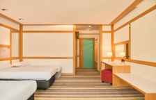 Трёхместный номер Standard с балконом и с видом на горы