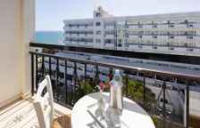 Двухместный номер Superior с частичным видом на море