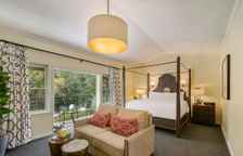 Одноместный люкс с красивым видом из окна