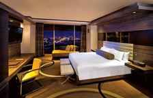 Двухместный номер Luxury with strip view