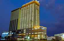 Трёхместный семейный номер Deluxe с видом на город