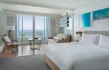 Номер с частичным видом на океан